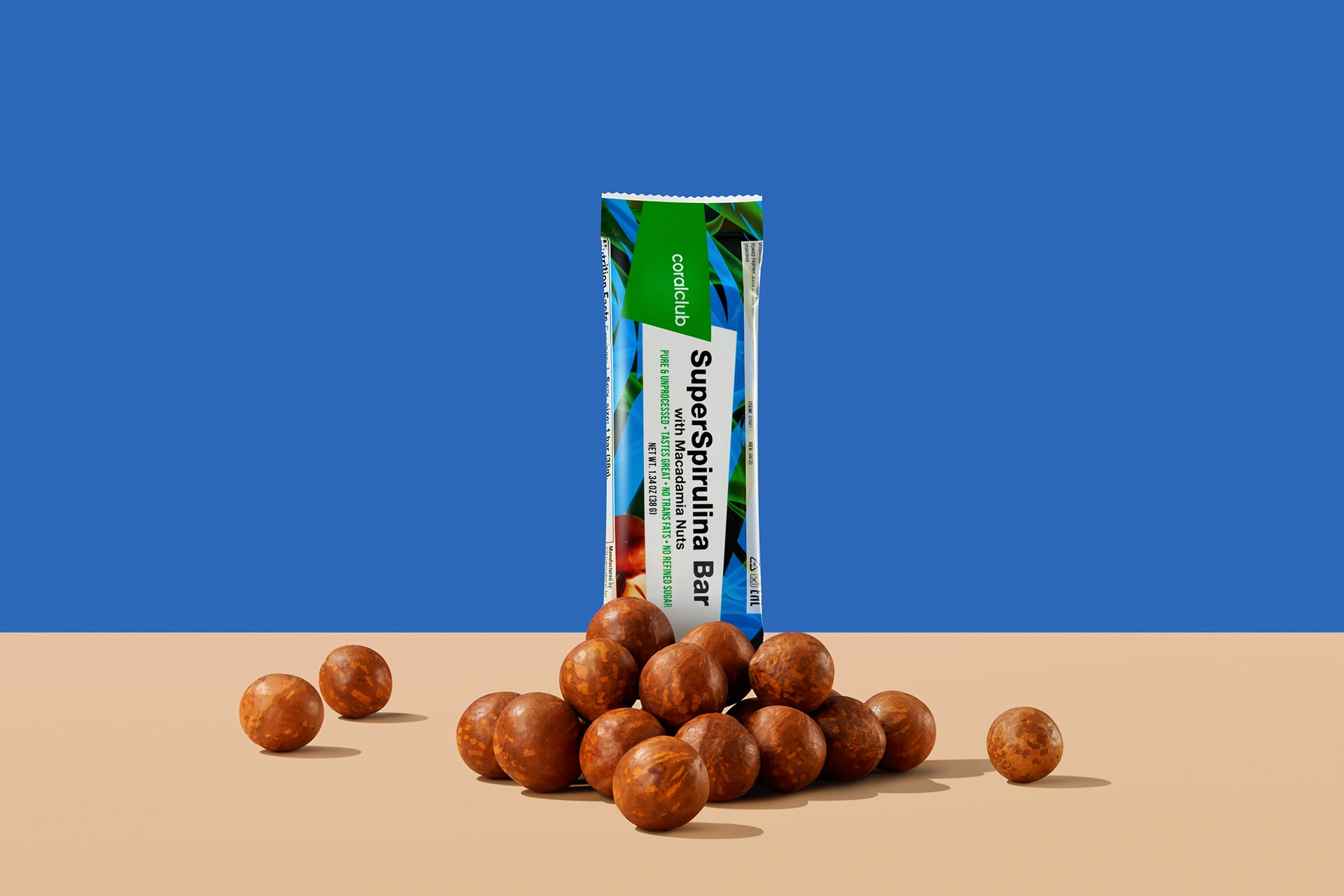 SuperSpirulina szelet makadám dióval