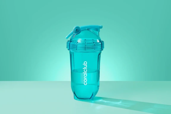 Coralclub shaker, világoskék